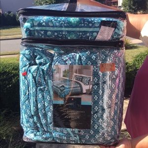 NWOT Blue Patterned XL-Twin Comforter Set